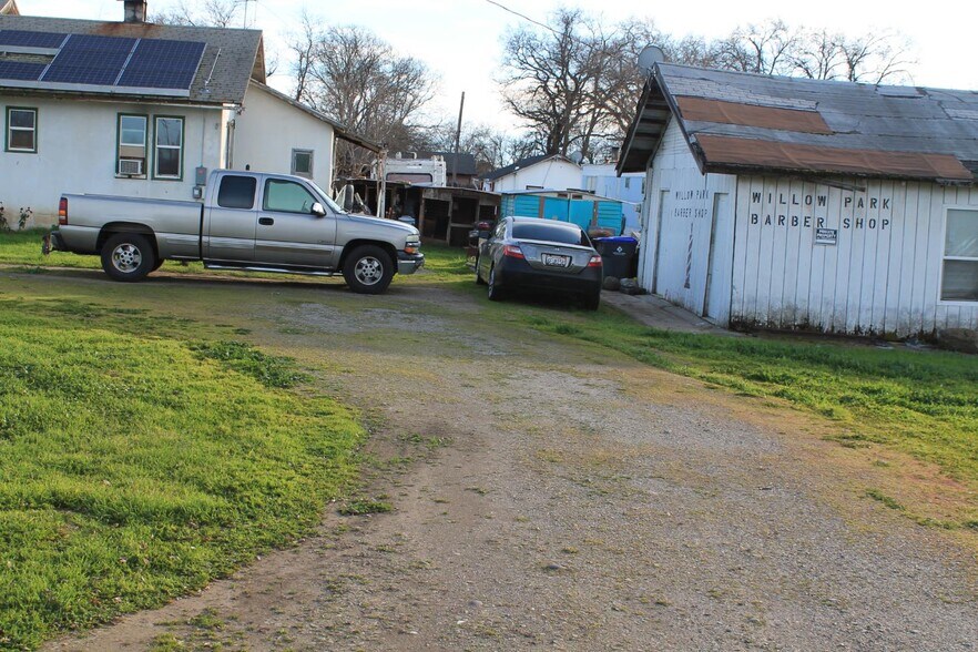 8165-8169 State Highway 99E, Los Molinos, CA à vendre - Photo de l’immeuble – Image 3 sur 15