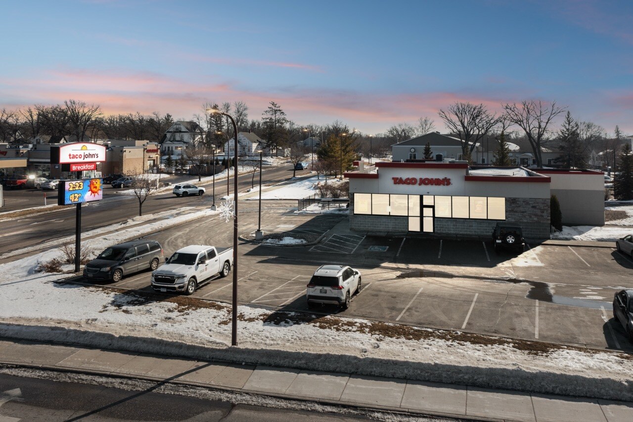 233 Frazee St E, Detroit Lakes, MN à vendre Photo de l’immeuble– Image 1 sur 3