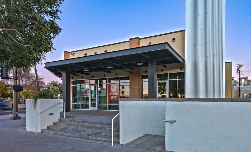 301-303 S Arizona Ave, Chandler, AZ à louer Photo de l’immeuble– Image 1 sur 10