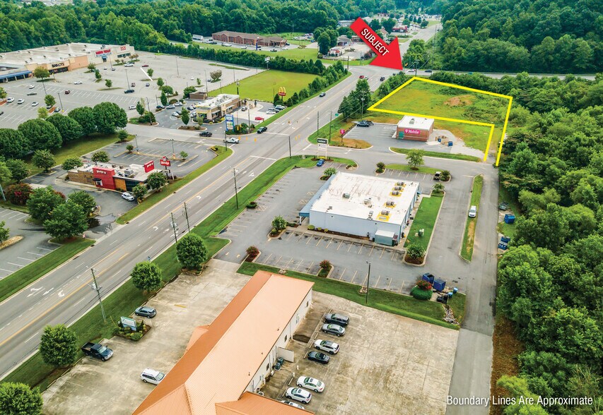 387 Us-70, Marion, NC à louer - Photo de l’immeuble – Image 2 sur 3