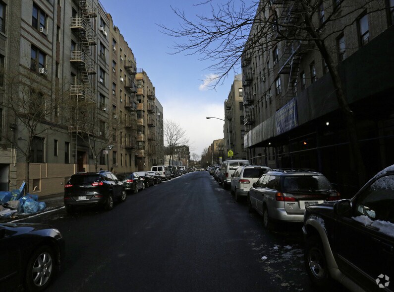 2324 Morris Ave, Bronx, NY à vendre - Photo de l’immeuble – Image 2 sur 4