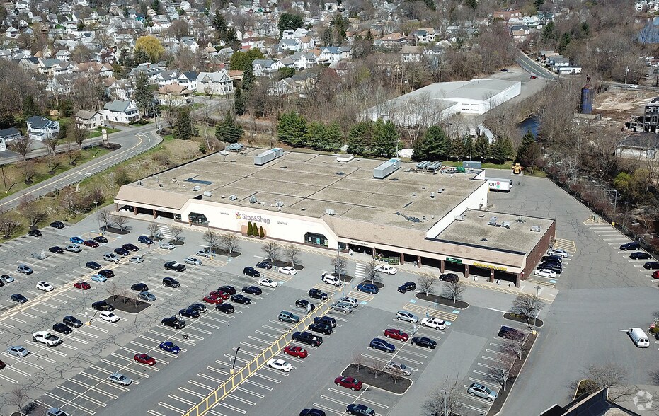 211-255 High St, Torrington, CT à louer - Photo principale – Image 1 sur 2