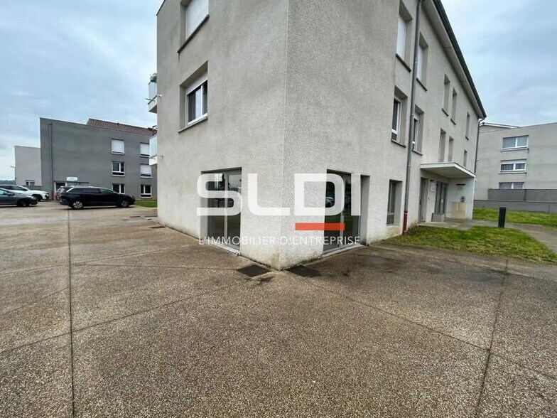 Local commercial dans Anse à louer - Photo de l’immeuble – Image 3 sur 9