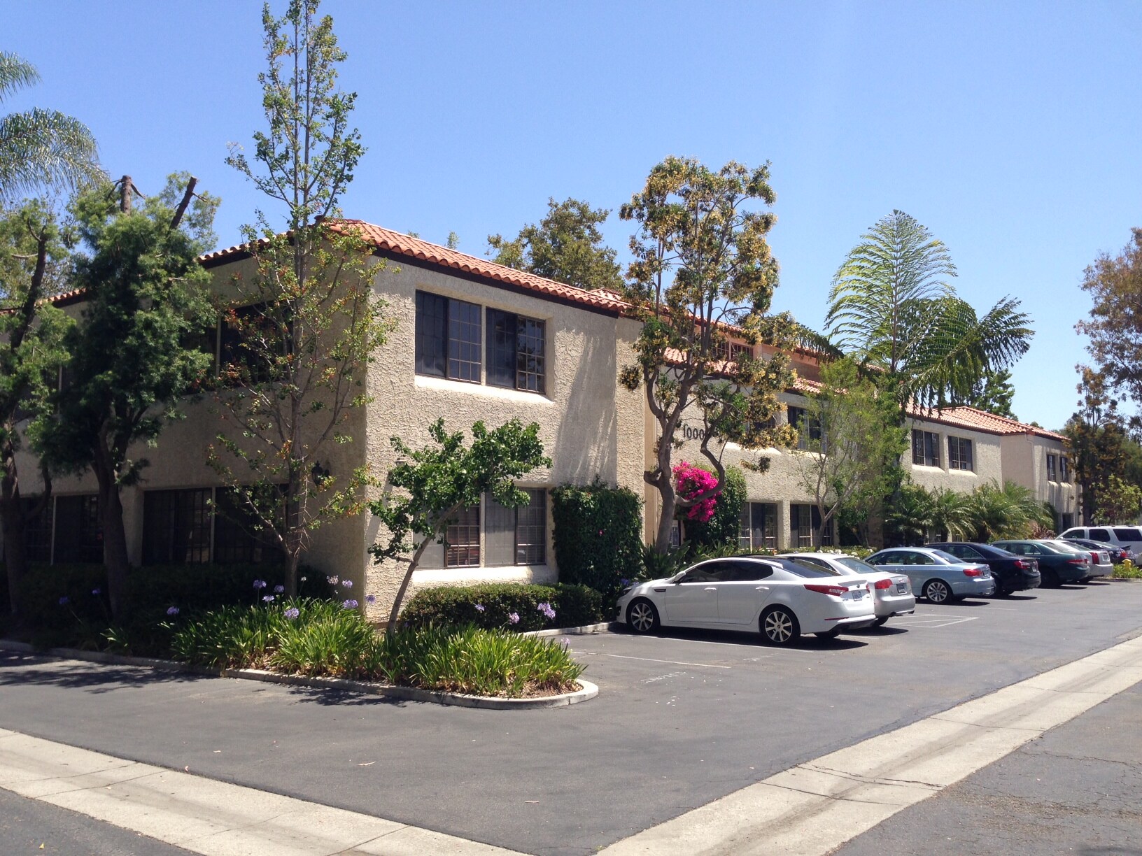 1000 Paseo Camarillo, Camarillo, CA à louer Photo de l’immeuble– Image 1 sur 2