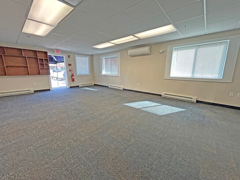 865 Islington St, Portsmouth, NH à louer - Photo de l’immeuble – Image 3 sur 6