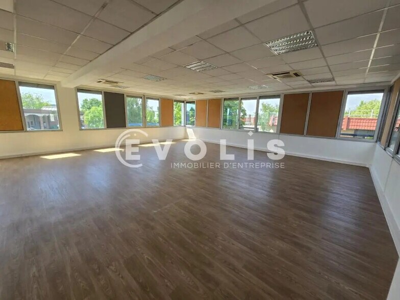 Bureau dans Massy à louer - Photo intérieure – Image 2 sur 8