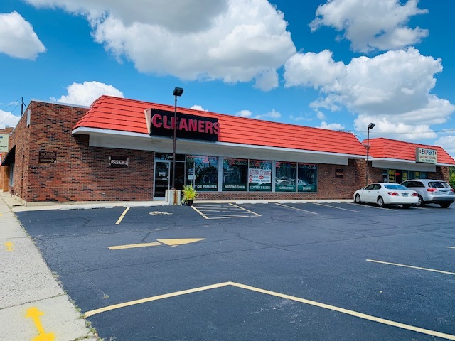 7644-7650 W Touhy Ave, Chicago, IL à louer - Photo de l’immeuble – Image 2 sur 6