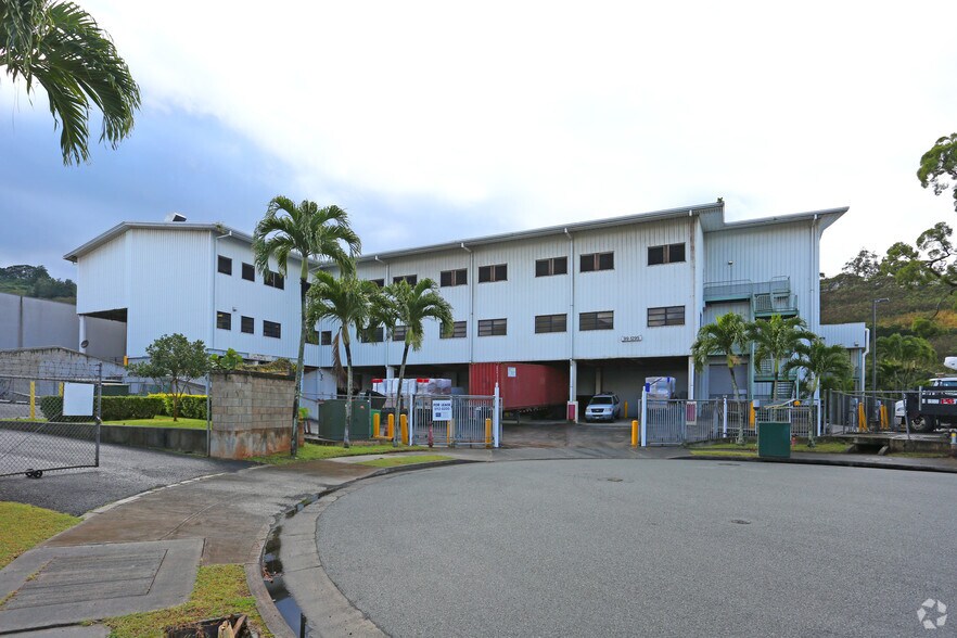 99-1295 Waiua Pl, Aiea, HI à louer - Photo de l’immeuble – Image 2 sur 6
