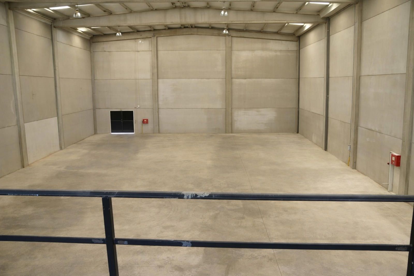 Industriel/Logistique dans San Fernando de Henares, Madrid à louer Photo principale– Image 1 sur 3