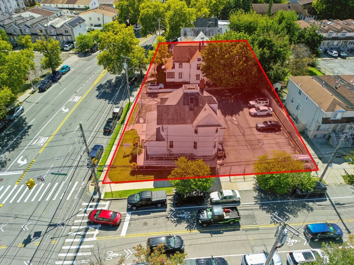 1582 Richmond Ave, Staten Island, NY à vendre Photo de l’immeuble– Image 1 sur 9