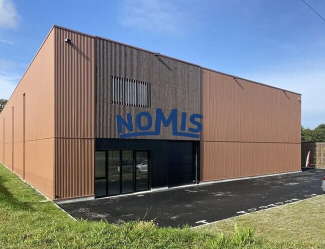 Plus de détails pour Local d’activités à vendre