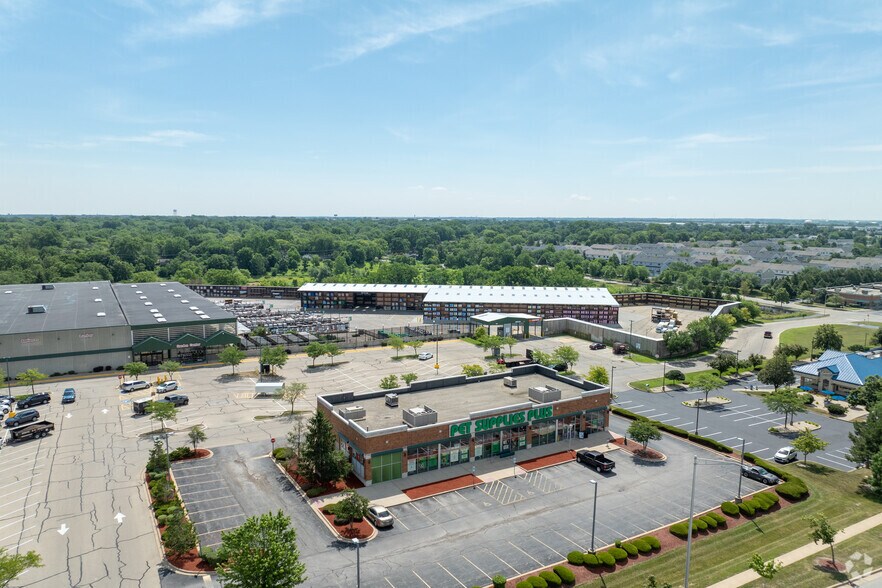 270 N Bolingbrook Dr, Bolingbrook, IL à vendre - Photo de l’immeuble – Image 3 sur 5