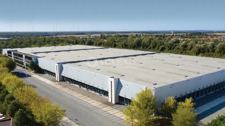 Industriel/Logistique dans Savigny-le-Temple à louer Photo de l’immeuble– Image 1 sur 6