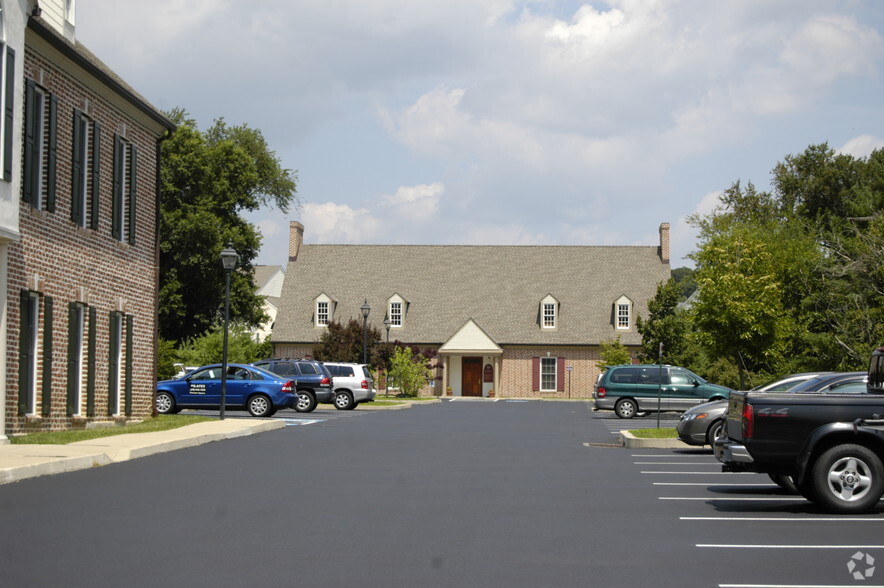 127 W Street Rd, Kennett Square, PA à louer - Photo de l’immeuble – Image 3 sur 45