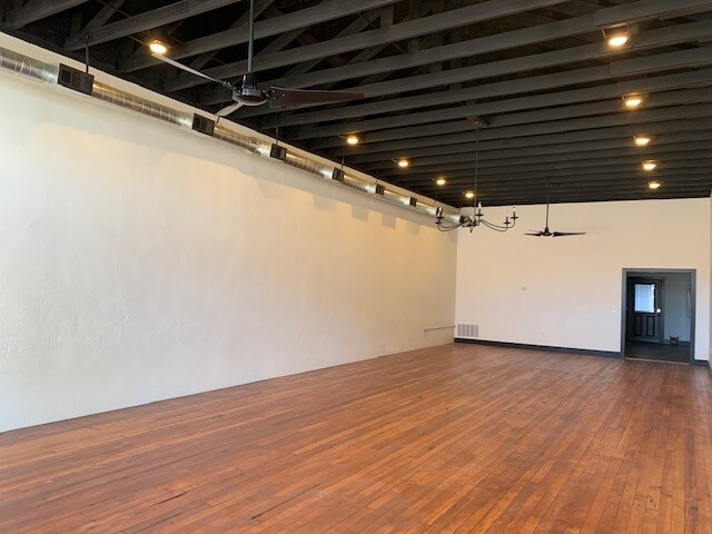 106 N Main St, Grand Saline, TX à vendre - Photo de l’immeuble – Image 3 sur 45