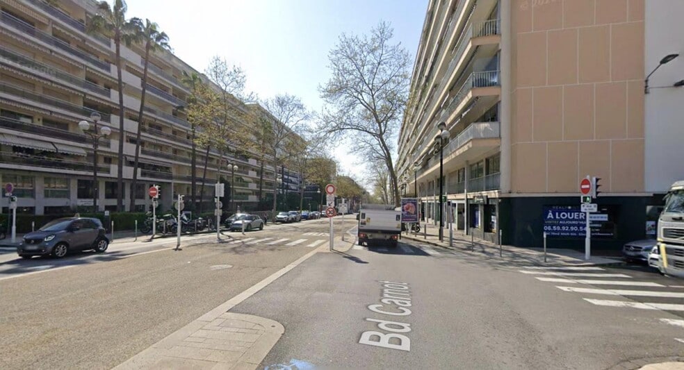 Local commercial dans Cannes à louer - Photo de l’immeuble – Image 3 sur 7