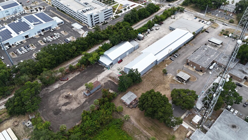 2705 E Hanna Ave, Tampa, FL à louer - Aérien – Image 2 sur 8