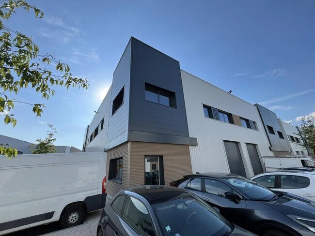 Plus de détails pour 84 Avenue De La Poterie, La Tour-de-Salvagny - Local d’activités à vendre