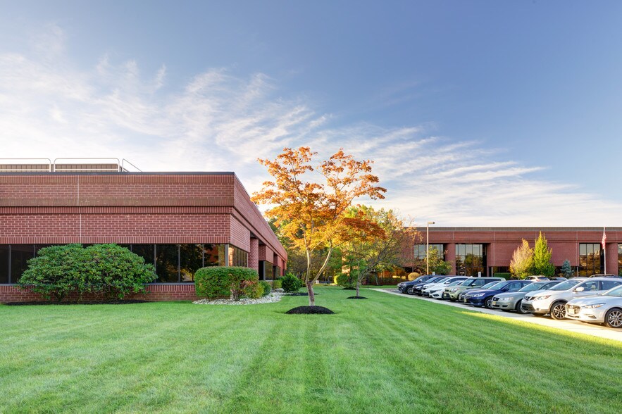 315 Enterprise Dr, Plainsboro, NJ à louer - Photo de l’immeuble – Image 1 sur 17