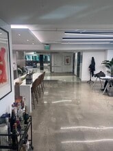 10281 W Pico Blvd, Los Angeles, CA à louer Photo intérieure– Image 2 sur 5