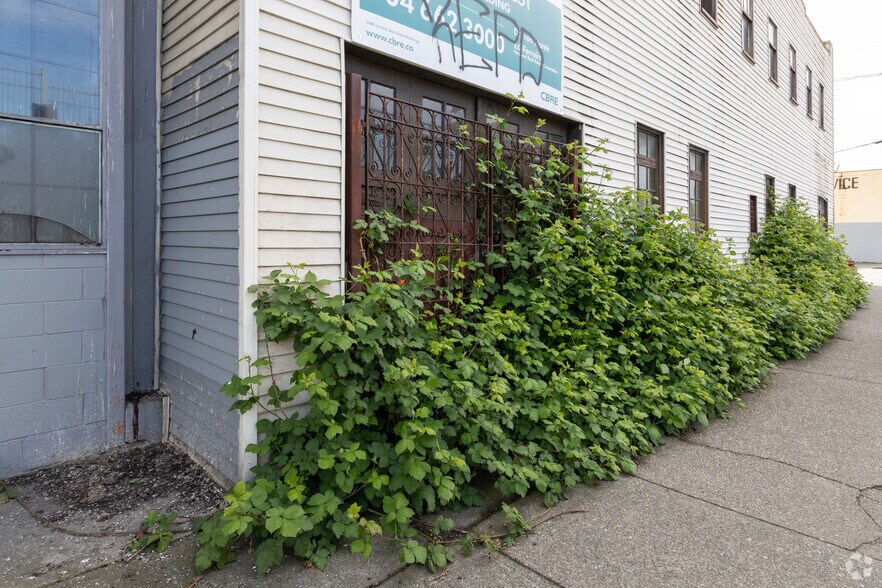 236 Clark Dr, Vancouver, BC à louer - Photo de l’immeuble – Image 3 sur 4