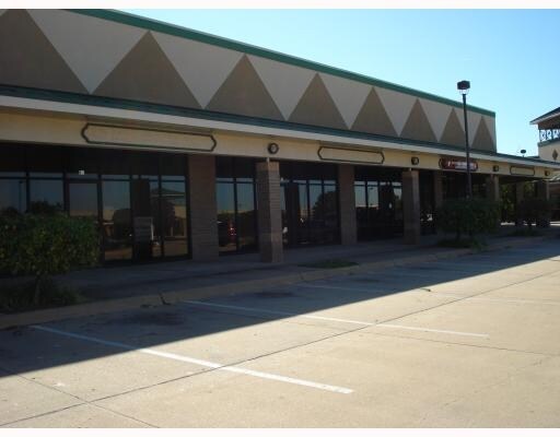 1301 E Robinson Ave, Springdale, AR à louer - Photo principale – Image 1 sur 8