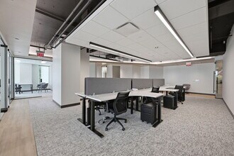 2 Bethesda Metro Ctr, Bethesda, MD à louer Photo intérieure– Image 2 sur 7