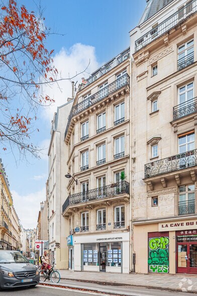 Local commercial dans Paris à louer - Photo de l’immeuble – Image 2 sur 2