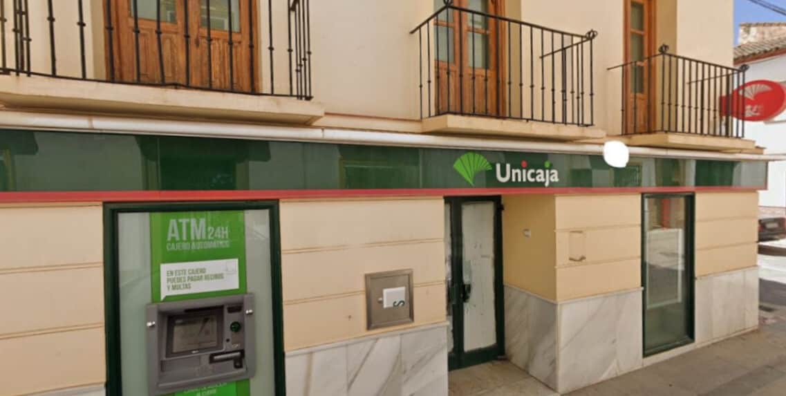 Local commercial dans Alfarnate, Málaga à vendre Photo intérieure– Image 1 sur 2