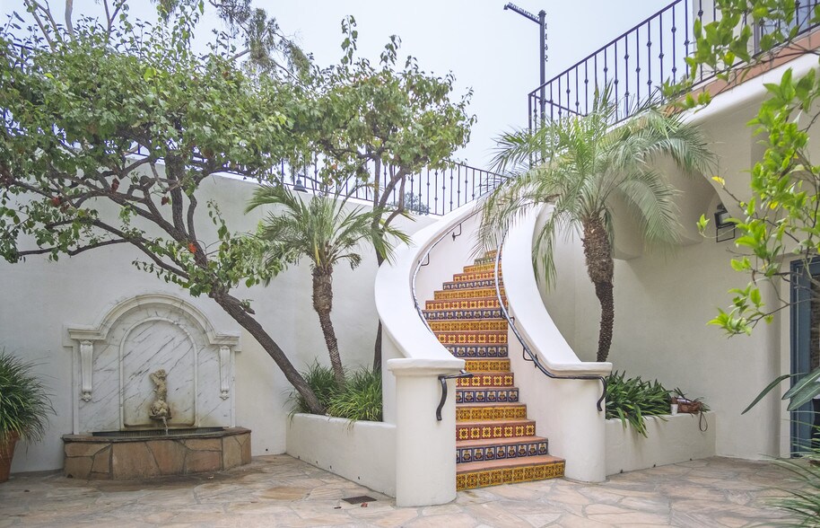 1165 Coast Village Rd, Montecito, CA à louer - Photo de l’immeuble – Image 3 sur 3