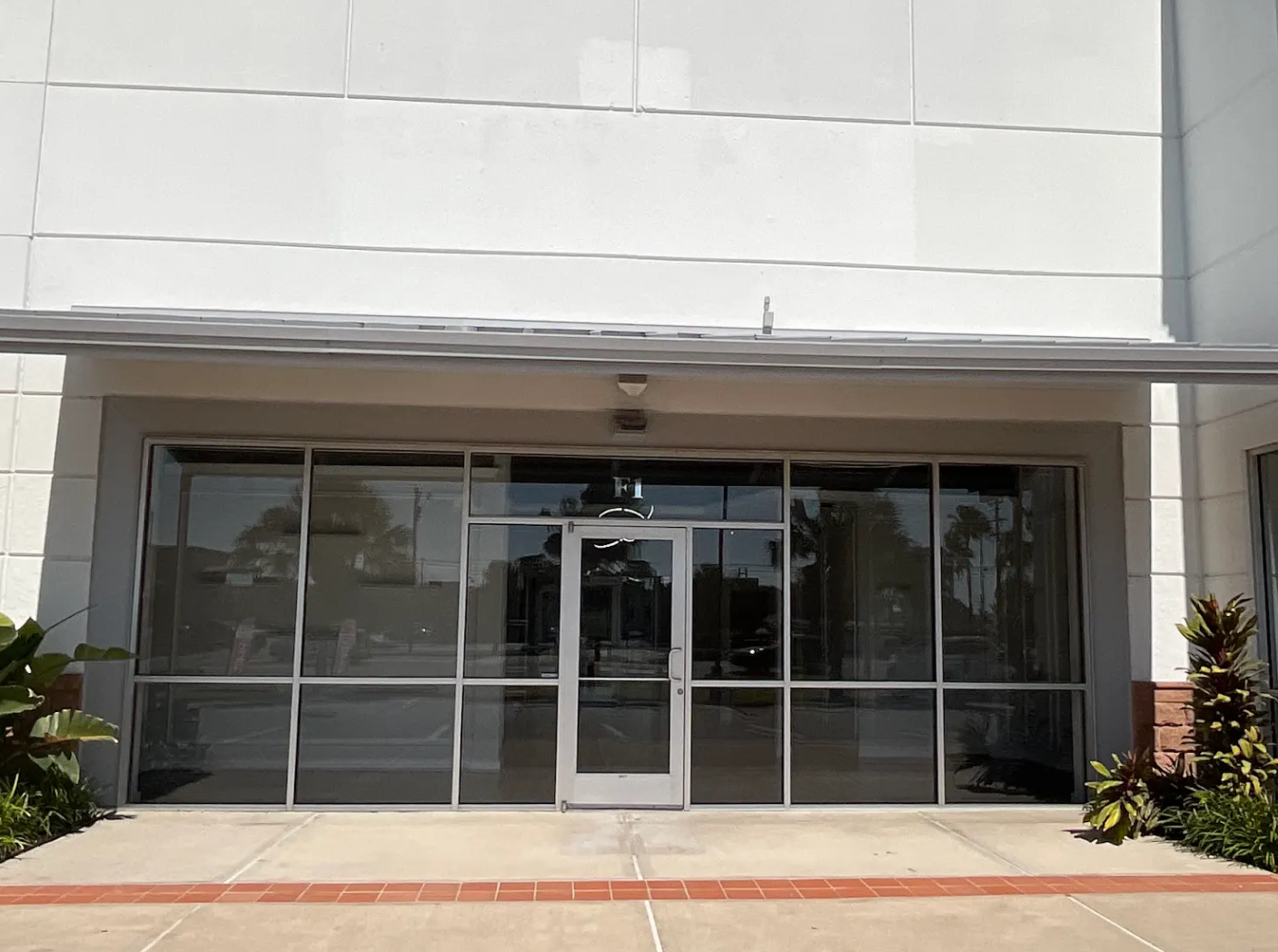 7001 N 10th St, McAllen, TX à louer Photo de l’immeuble– Image 1 sur 11