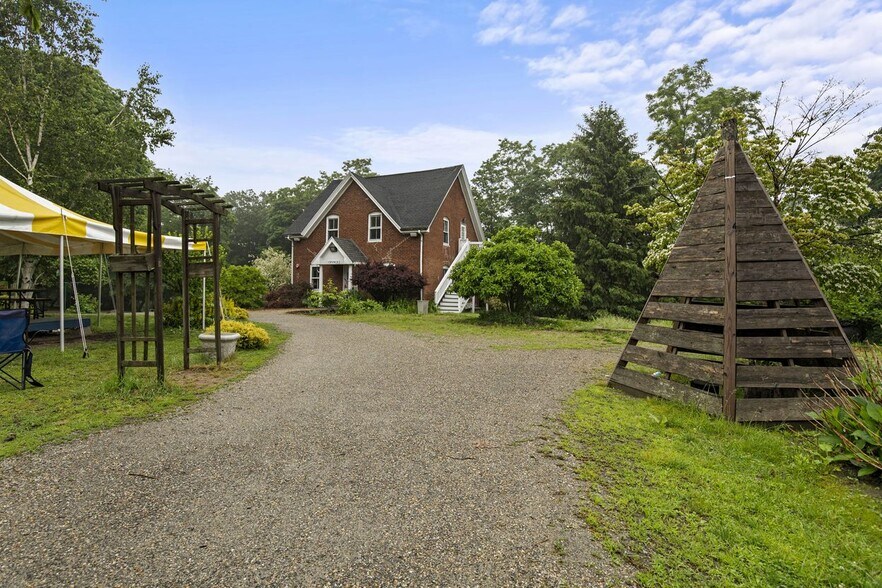259 Elm St, Amesbury, MA à vendre - Photo de l’immeuble – Image 3 sur 12