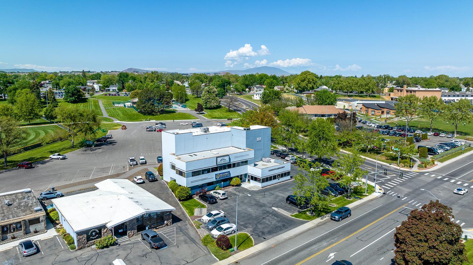 969 Stevens Dr, Richland, WA à louer Photo de l’immeuble– Image 1 sur 6