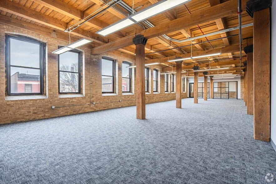 924 W 19th Pl, Chicago, IL à louer - Photo de l’immeuble – Image 3 sur 11