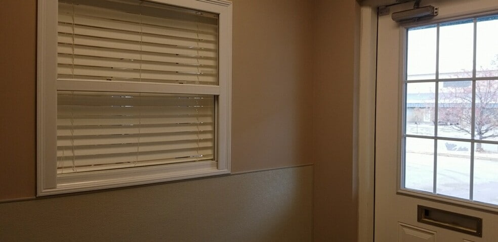 825 Midpoint Dr, O'Fallon, MO à vendre - Photo intérieure – Image 3 sur 8
