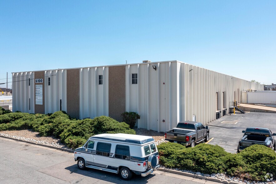 6100 E 44th Ave, Denver, CO à louer - Photo de l’immeuble – Image 2 sur 7