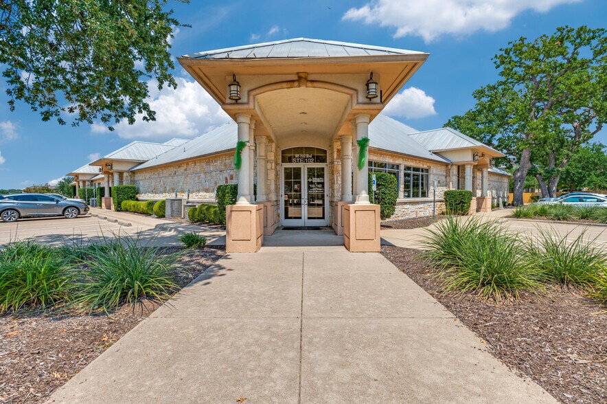 805 Hill Blvd, Granbury, TX à vendre - Photo de l’immeuble – Image 2 sur 25