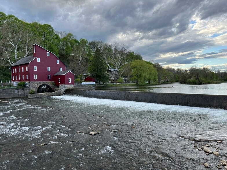 37 Main St, Clinton Township, NJ à louer - Photo de l’immeuble – Image 3 sur 21