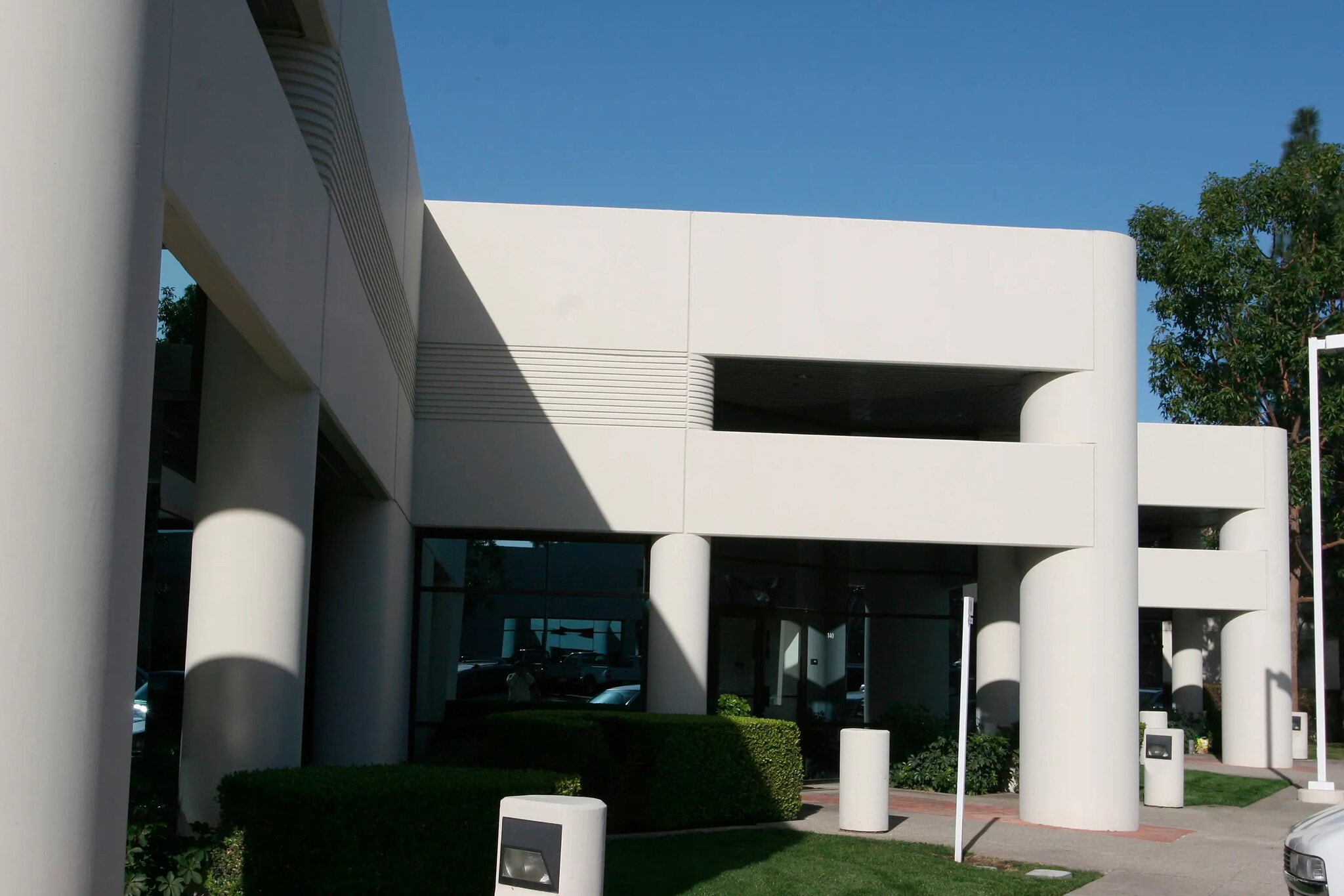 213 Technology Dr, Irvine, CA à louer Photo principale– Image 1 sur 13