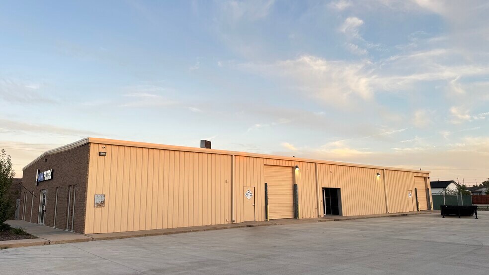 2569 W Pawnee St, Wichita, KS à louer - Photo de l’immeuble – Image 2 sur 5