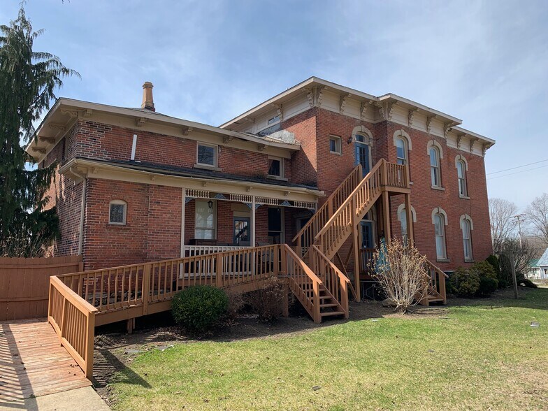 4546 N Ridge Rd E, Geneva, OH à vendre - Photo de l’immeuble – Image 2 sur 24