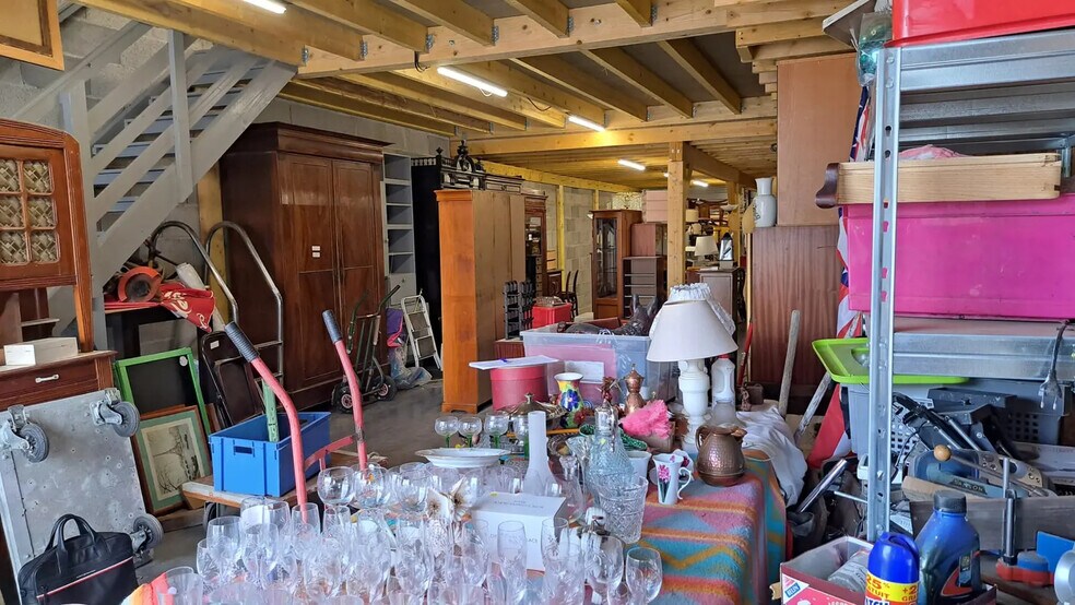 Industriel/Logistique dans Montussan à vendre - Photo de l’immeuble – Image 3 sur 3