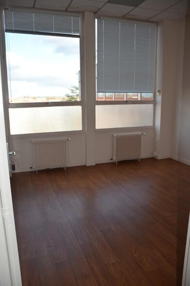 5 Avenue Georges Bataille, Le Plessis-Belleville à louer - Photo de l’immeuble – Image 2 sur 6
