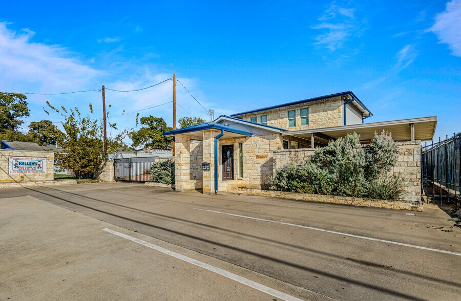 618 S Belt Line Rd, Irving, TX à louer - Photo de l’immeuble – Image 3 sur 36