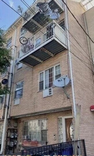 Plus de détails pour 35-25 109th St, Corona, NY - Logement à vendre