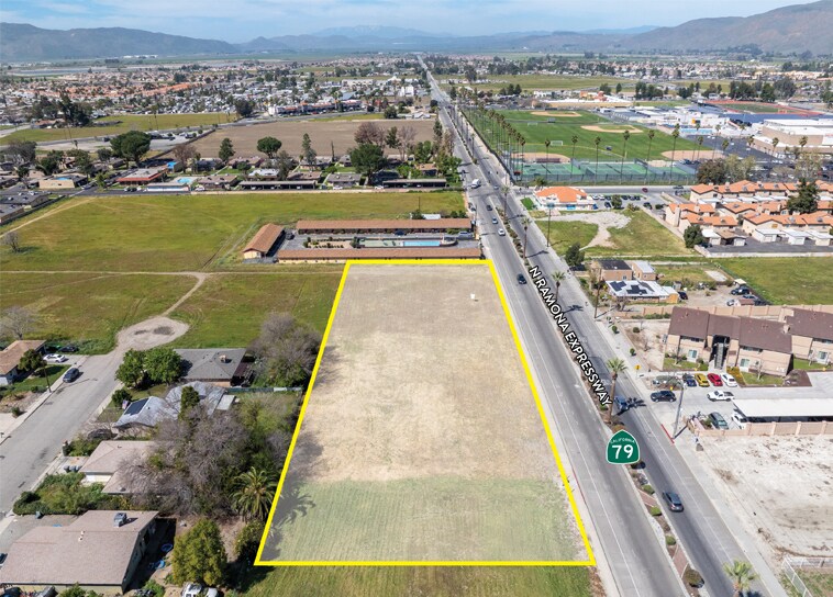 420 N Ramona Blvd, San Jacinto, CA à vendre - Aérien – Image 3 sur 13