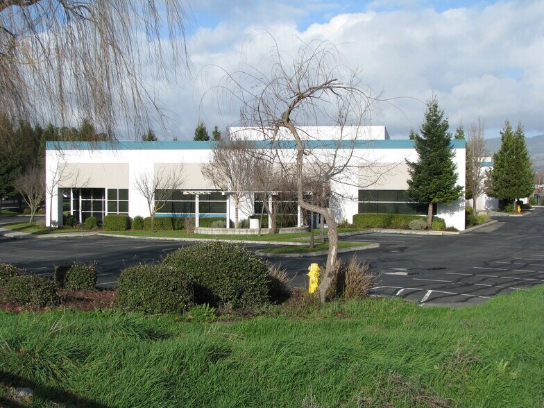 1440 N McDowell Blvd, Petaluma, CA à louer - Photo de l’immeuble – Image 1 sur 4