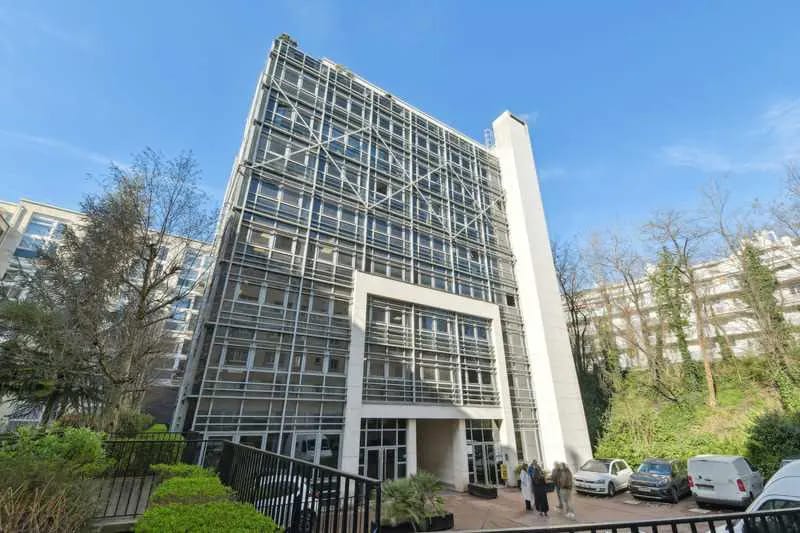 152 Rue De Picpus, Paris à louer - Photo de l’immeuble – Image 1 sur 9