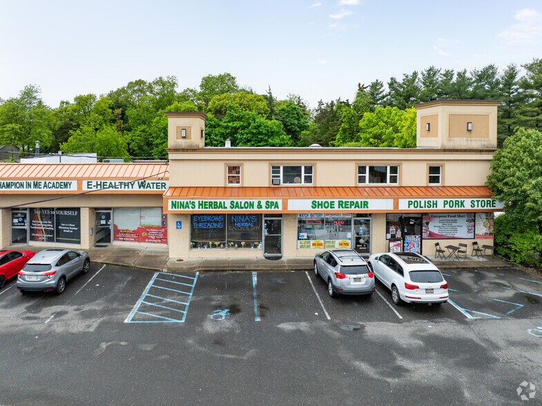 193-225 Commack Rd, Commack, NY à vendre - Photo de l’immeuble – Image 3 sur 6