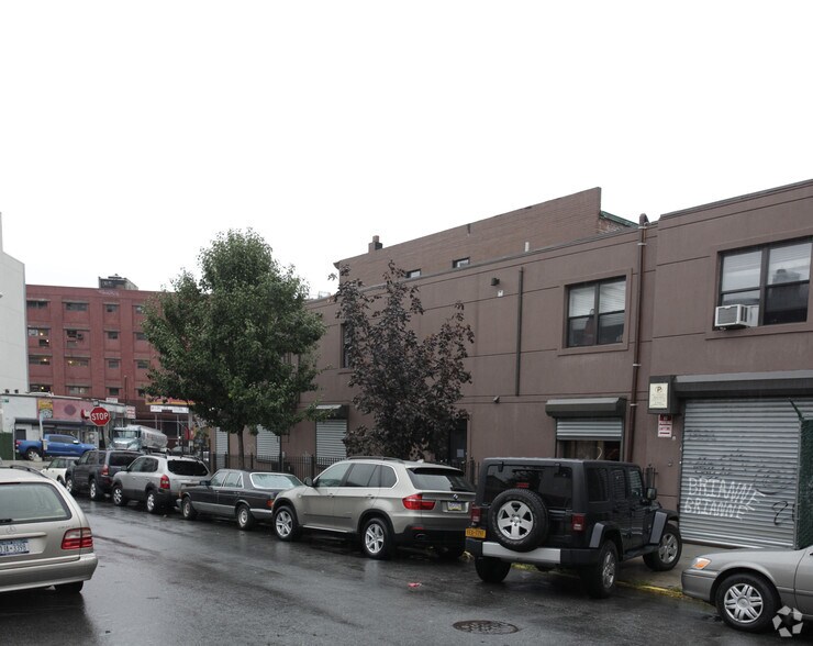 426 Union Ave, Brooklyn, NY à vendre - Photo de l’immeuble – Image 3 sur 15